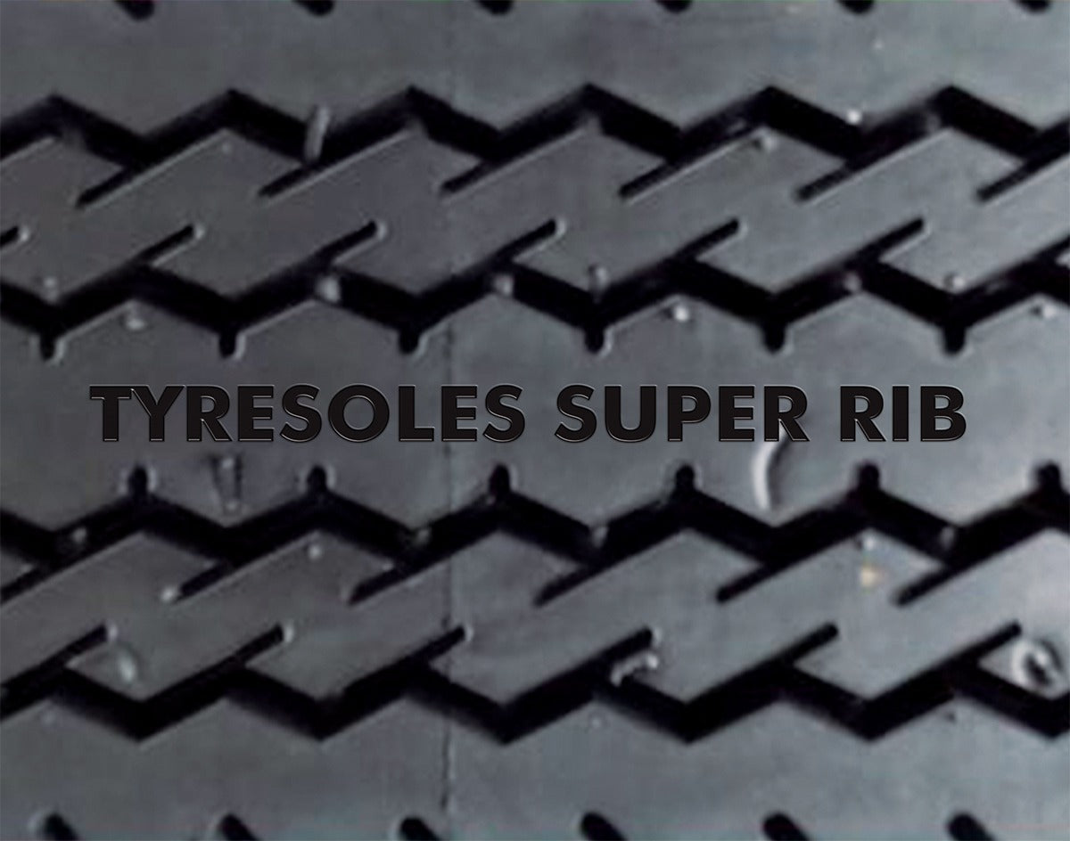 Tyresoles Ecomiles Certified Retreaded Truck Tyres 8.25R20